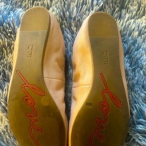 Cute pink ballet flat with puppy face